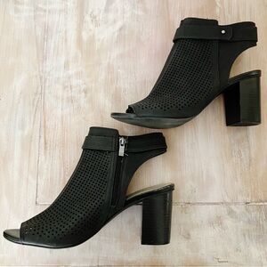 ANA New Approach Trout Black Peep Toe Shoes Block Heel Ankle Strap Size 8.5M